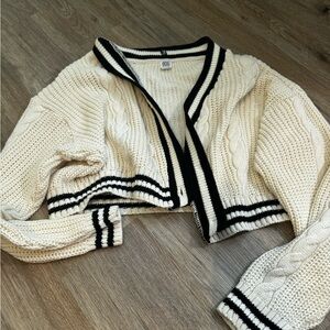 Knit sweater/cardigan